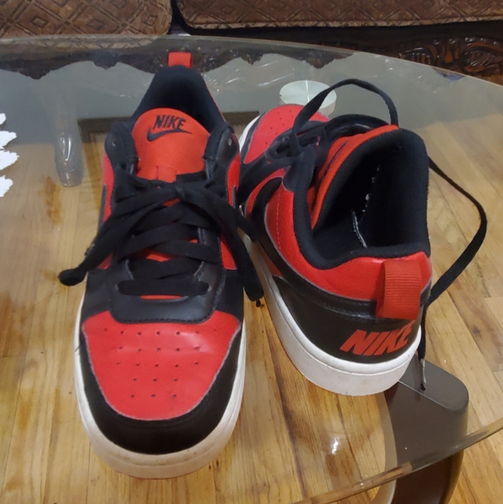 Nike Kids Black and Red Sneakers